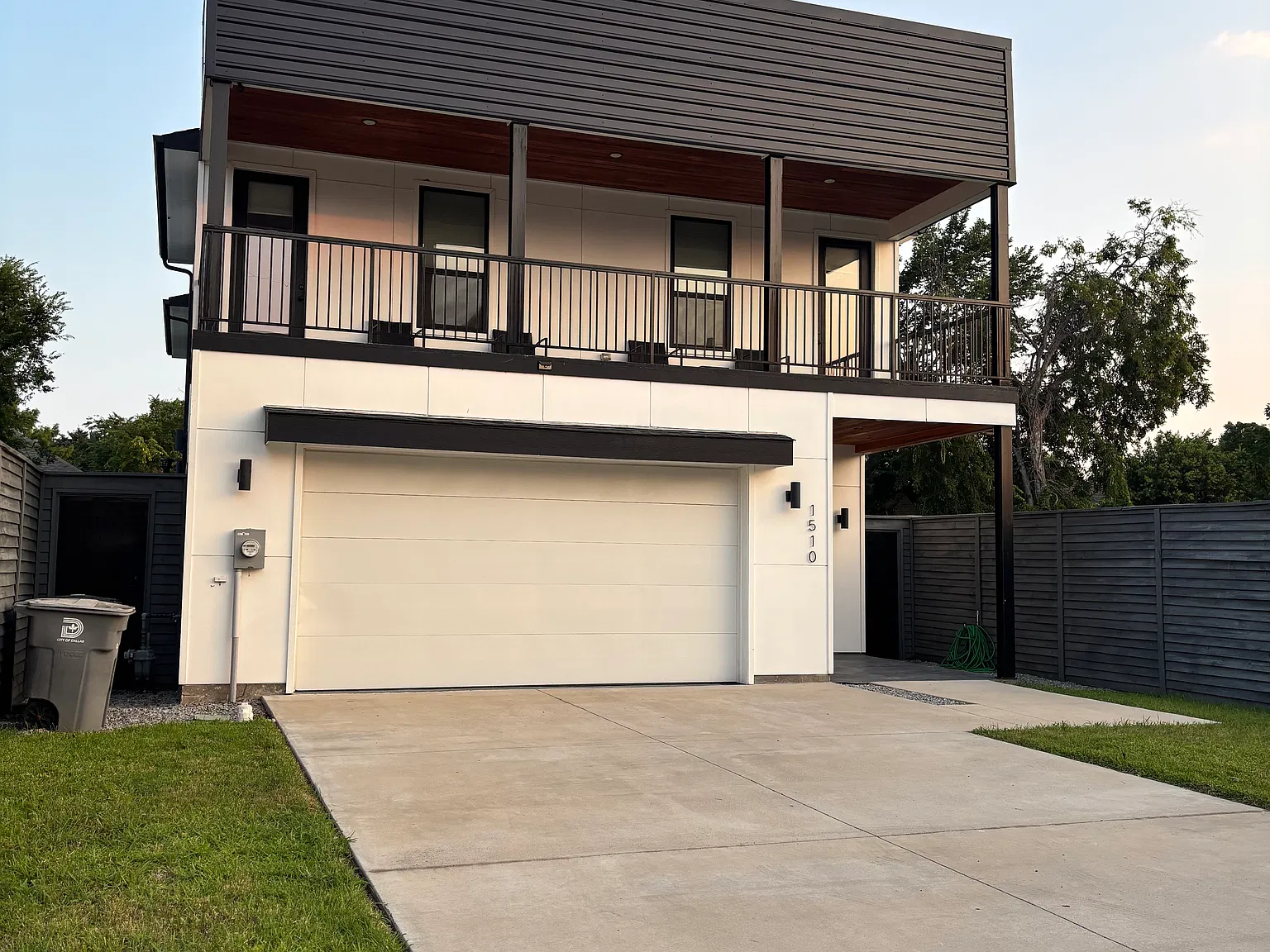 4 bed, 2.5 bath, 2644 sqft, $3,500 — Photo 2