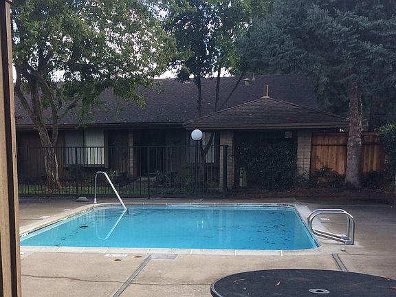 3rd image of 2461 American River Dr