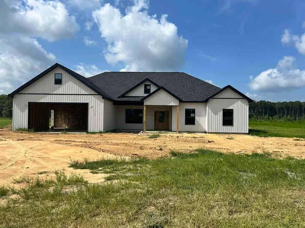 1437 Sunset Dr., Latta, SC 29565
