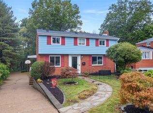 307 Garlow Dr, Pittsburgh, PA 15235