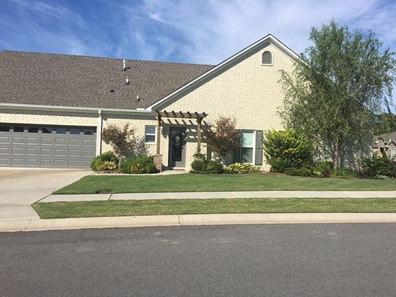 3rd image of 5335 Chateau Dr
