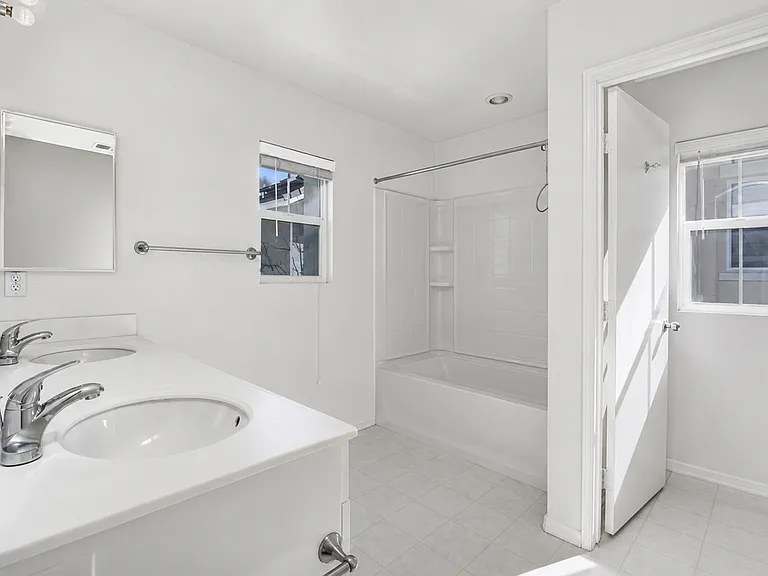 1433 Levant Ln #5 — Photo 8
