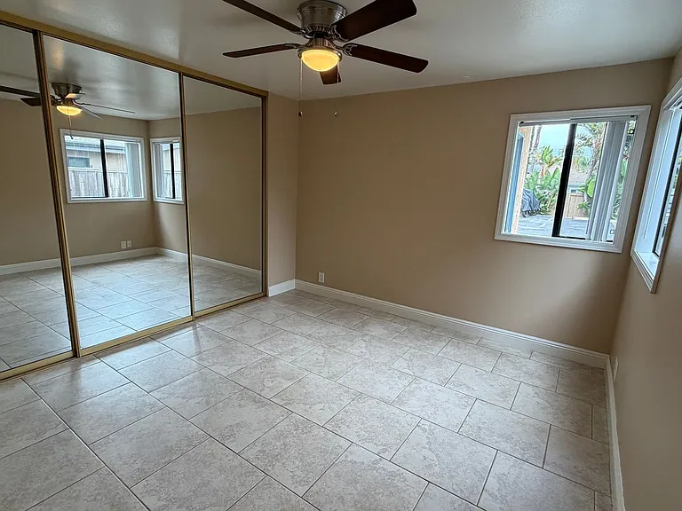 Vulcan Apartments — Photo 7