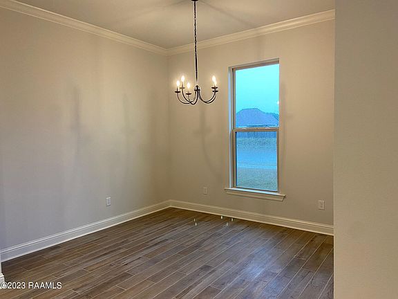 4th image of 111 Preston Rose Ln