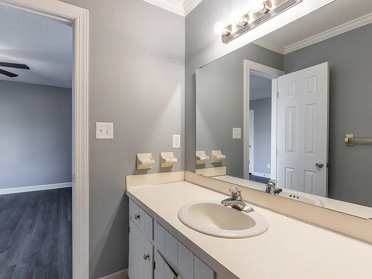 1601 Homestead Rd — Photo 14