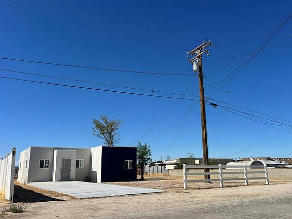 3rd image of 2050 Poplar St
