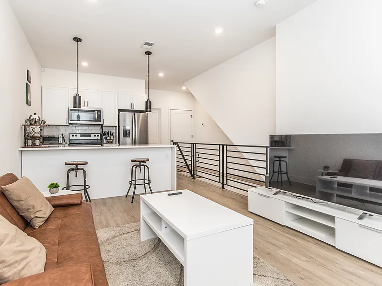 2435 W Master St #1A — Photo 20