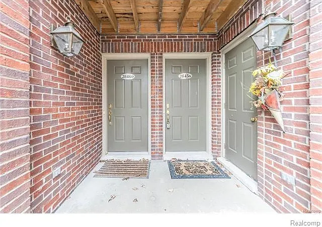 2 bed, 1579 sqft, $2,200 — Photo 2