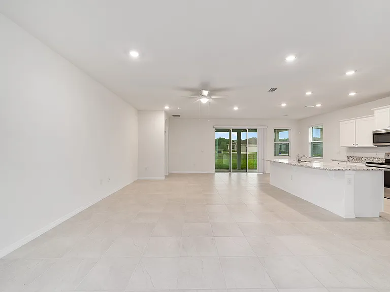 4665 NW 51st Terrace Rd — Photo 10