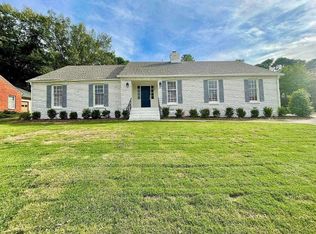 5523 Walnut Grove Rd, Memphis, TN 38120