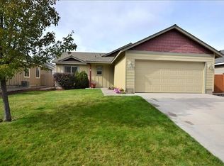 953 SW 25th Ln, Redmond, OR 97756