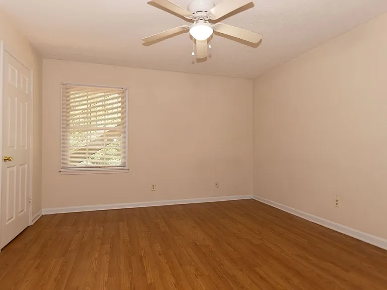 Greenwood Apartments — Photo 6
