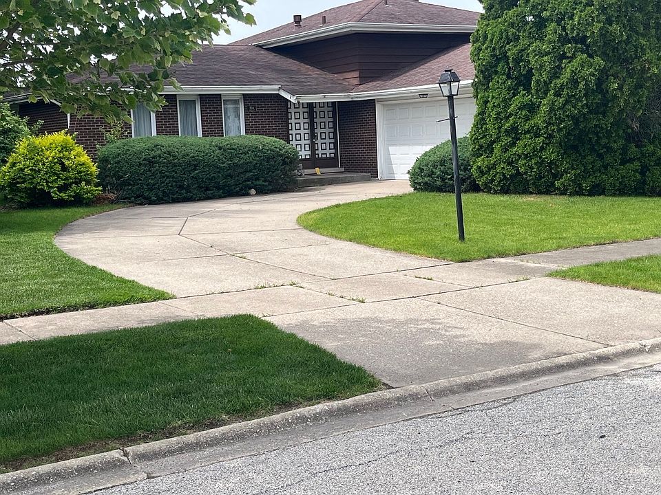1st image of 514 Willow Ln
