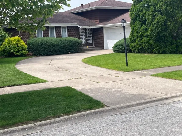 514 Willow Ln, Beecher, IL 60401