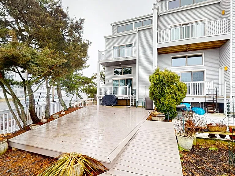 701 Bayshore Ave #701 — Photo 49