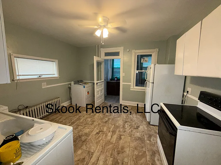 412 Carbon St — Photo 4