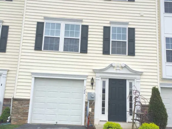 122 Larose Dr, Coatesville, PA 19320