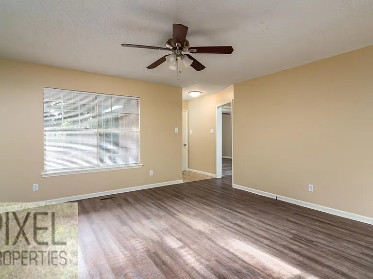 47 Flag Rd — Photo 10