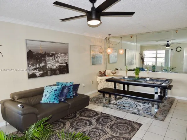 7904 West Dr APT 307, North Bay Village, FL 33141