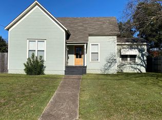 615 W 6th St, Mc Gregor, TX 76657