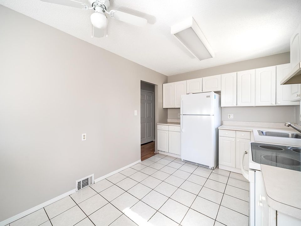 1st image of 23140 Albion Ave