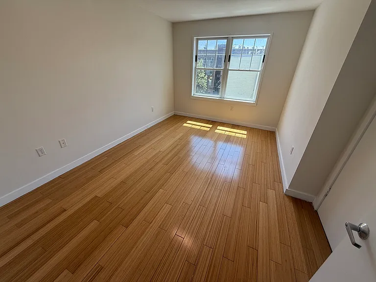 197 Academy St #403 — Photo 7