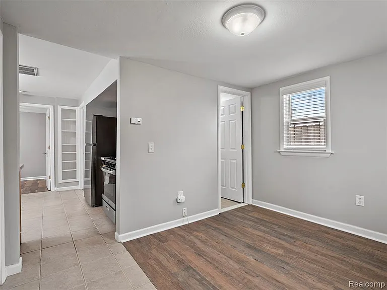 23462 Carlisle Ave — Photo 12