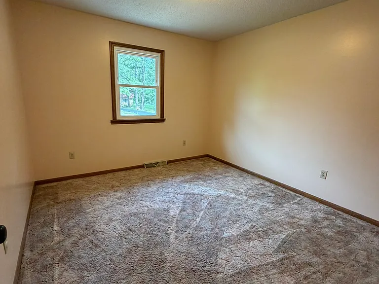 20740 Harris Ln — Photo 8
