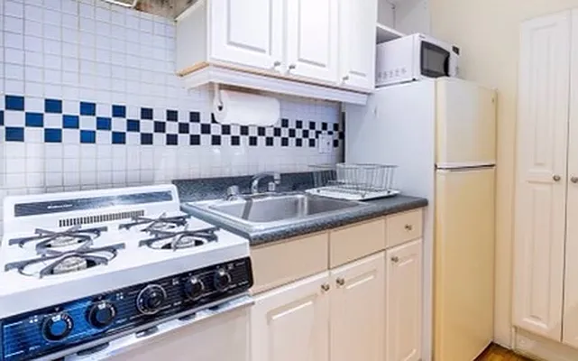 Rented by Batra Group Inc | media 15