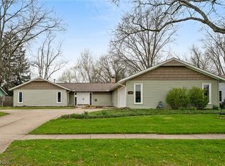 540 Crossbrook Dr, Berea, OH 44017