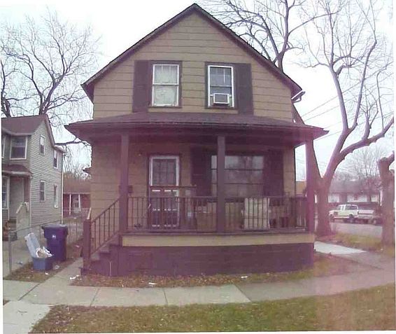 1st image of 921 Forest Ave