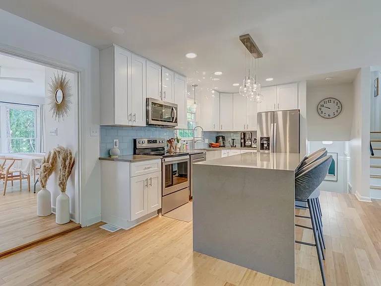 5600 Laniel Ct — Photo 7