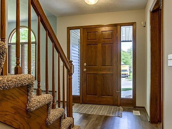 4th image of 12516 Eagle Run Dr