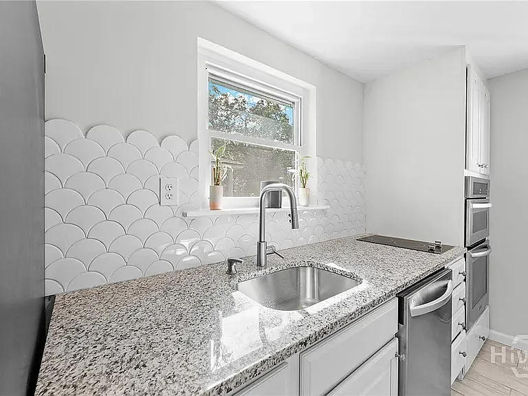 1117 E 41st St — Photo 10