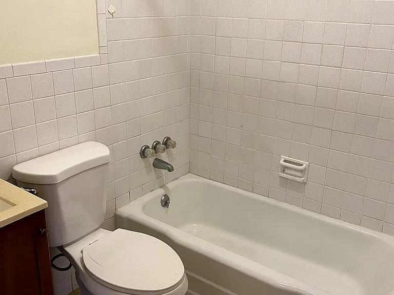 100 3rd Ave — Photo 11