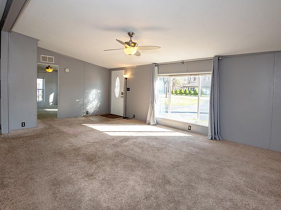 4th image of 5074 Woodward