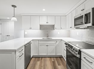 71 W Main St #2C, Oyster Bay, NY 11771