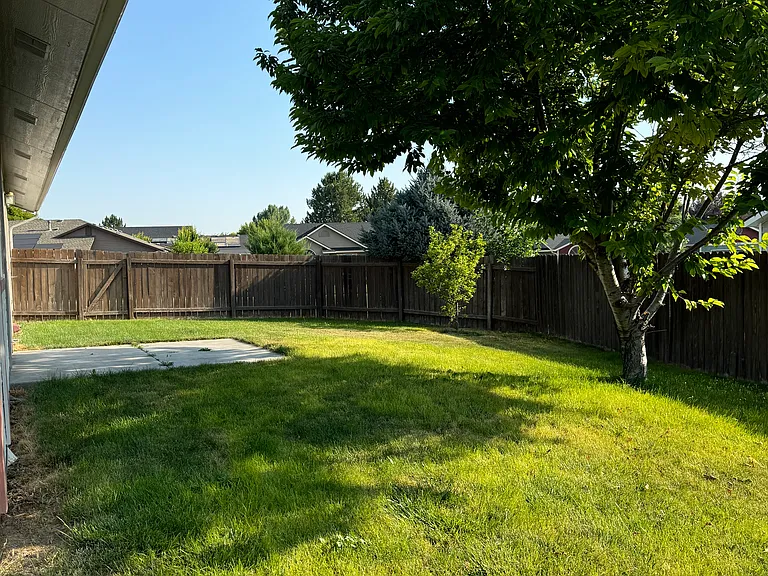 462 Meadowbrook Dr — Photo 10