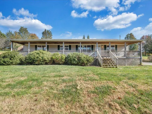 1042 Dove Hill Rd, Thaxton, VA 24174