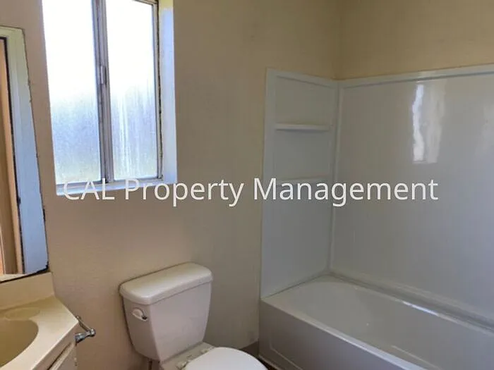 213 Ellis St #12 — Photo 6