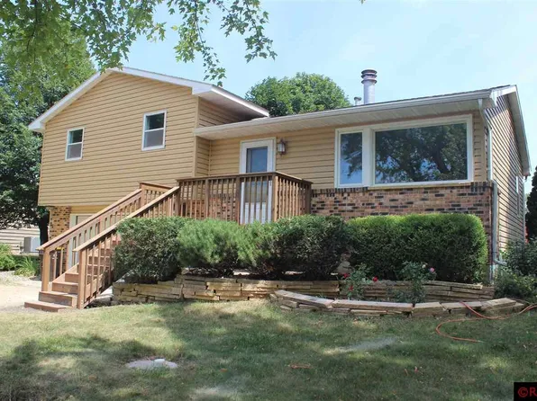 8 Linden Ln, Blue Earth, MN 56013