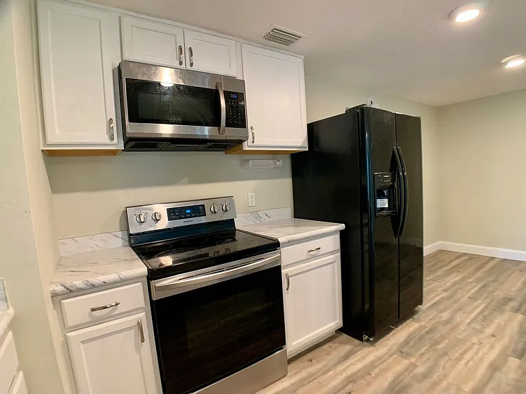 435 Sigsbee Rd — Photo 17