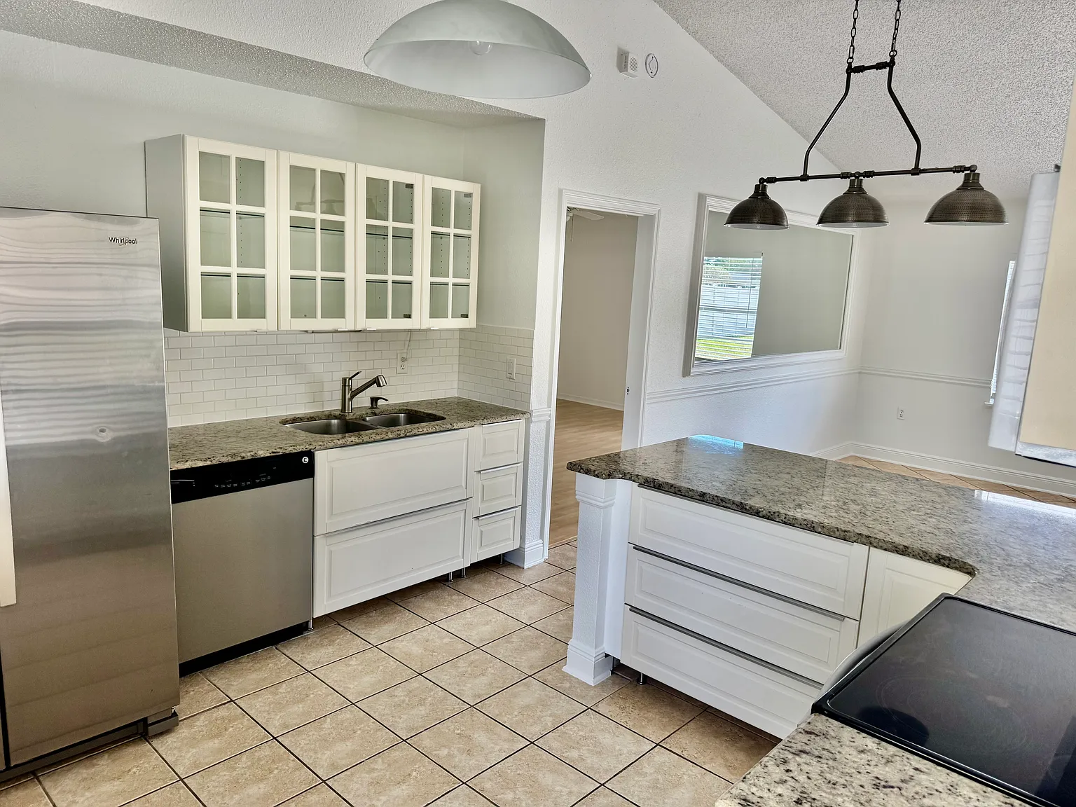 3 bed, 1268 sqft, $2,650 — Photo 3