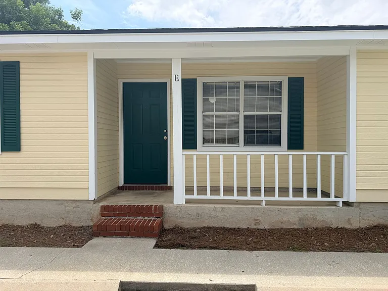 1438 Green St — Photo 10