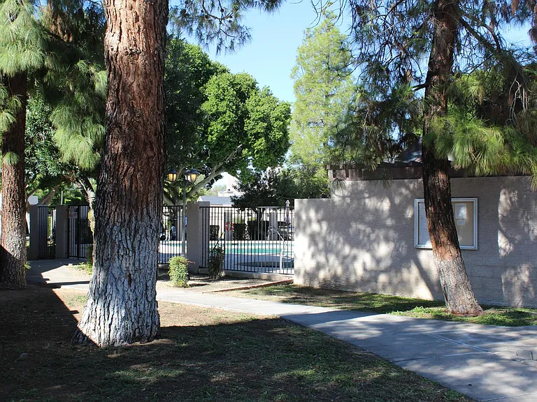 3301 E Kelton Ln #103 — Photo 12