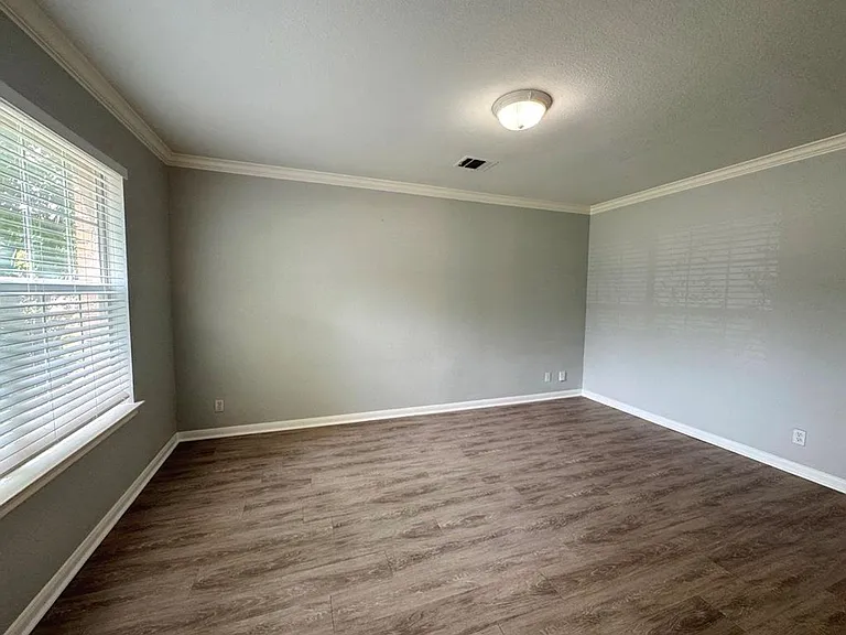 1009 Rutgers Dr — Photo 4