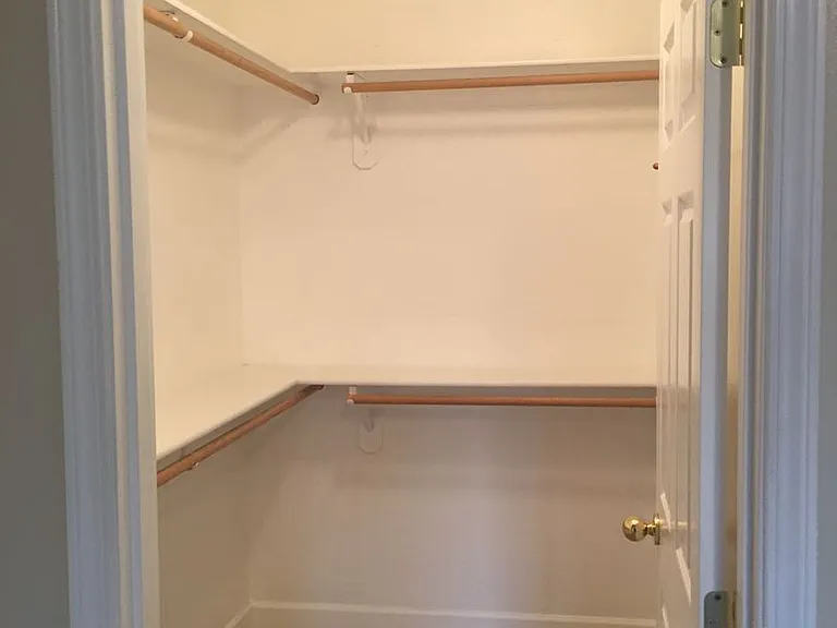 2057 Berwin Ln — Photo 29