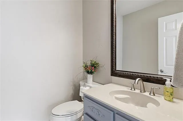 219 Nottoway Dr — Photo 6