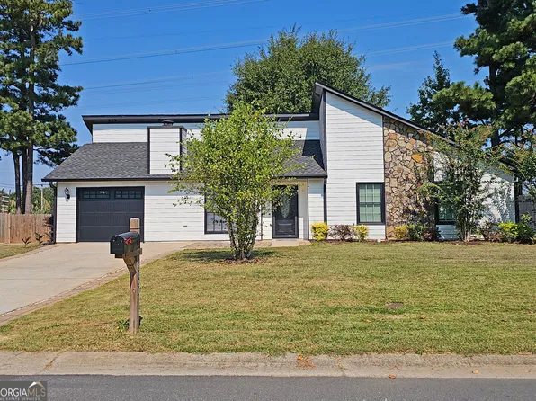 2024 Marshes Glenn Dr, Norcross, GA 30071