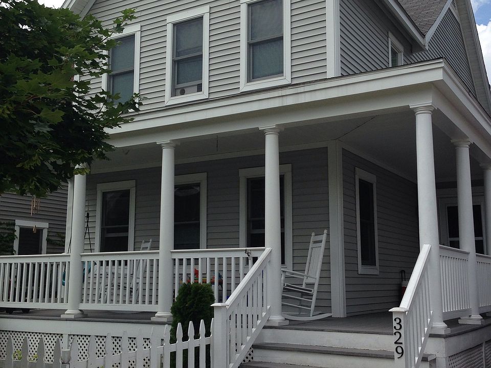 Spacious-move in ready!